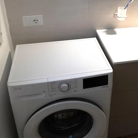 Via Vecchia 66 * Padova